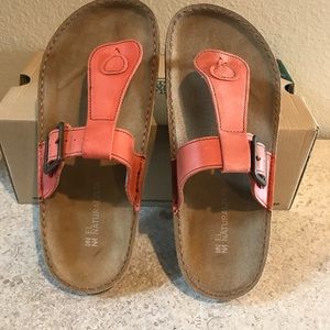 El Naturalista Sandal
